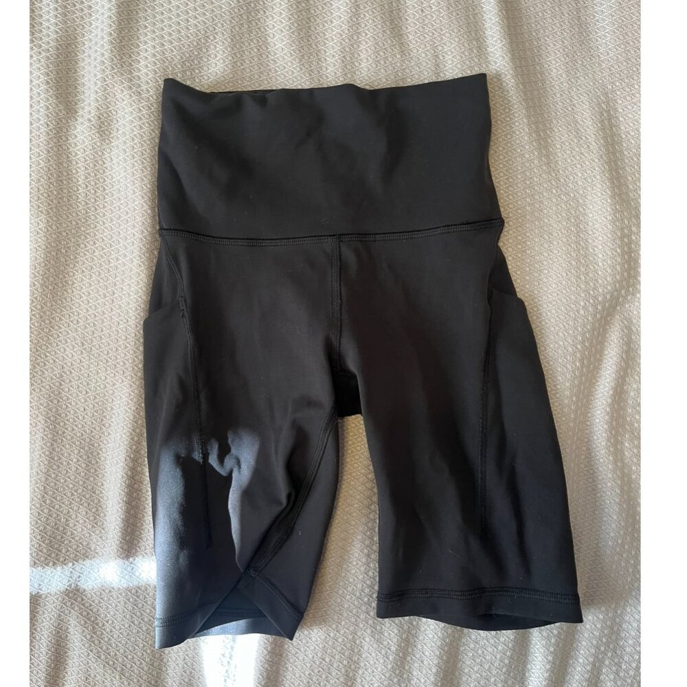 Lululemon Black Biker Shorts - Size 2 with pockets!